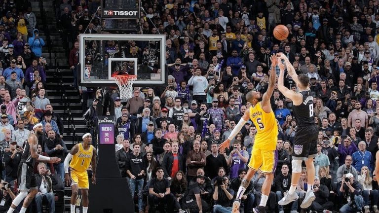 LA Lakers at Sacramento Kings – Live in VR