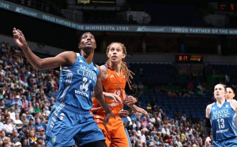 Minnesota Lynx at Phoenix Mercury WNBA – Live in VR